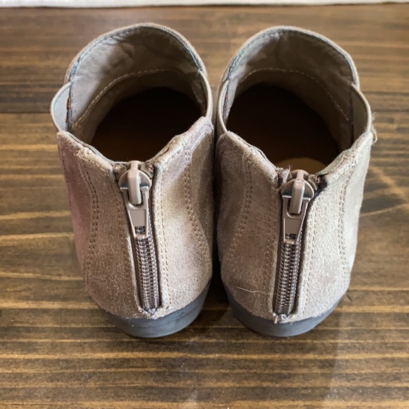 Tan girl bootie shoe - Picture 3 of 5